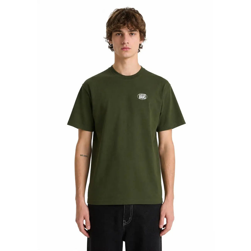T-shirt Vans vert olive pour homme, col rond, manches courtes, en coton, avec logo ovale blanc sur la poitrine.