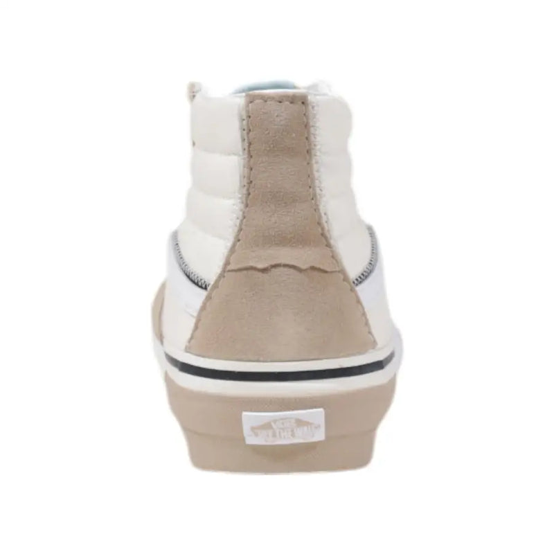 Baskets montantes Vans pour homme en cuir beigetop avec des empiècements en daim et une semelle classique en caoutchouc, pointure 43 (vue de l'arrière).
