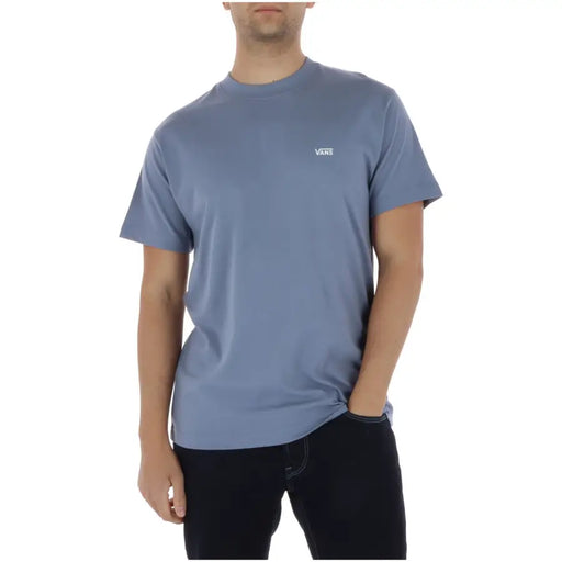 T-shirt Vans pour homme, bleu clair, en coton, manches courtes, col rond et petit logo blanc sur la poitrine gauche.