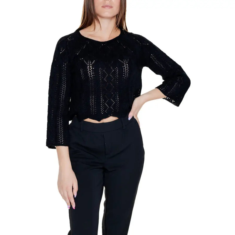 Vero Moda pull court en coton et acrylique noir top avec un motif ajouré