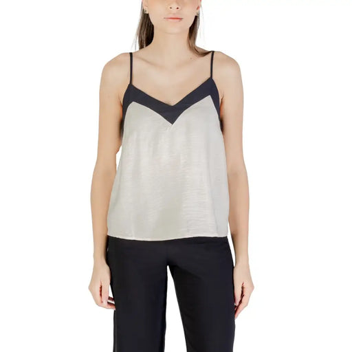 Vero Moda Débardeur à bretelles spaghetti et col en V en viscose et nylon noir pour femme top