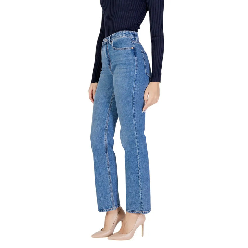 Vero Moda blue women’s high-waisted straight-leg denim jeans in medium wash with classic stitching and belt loops
