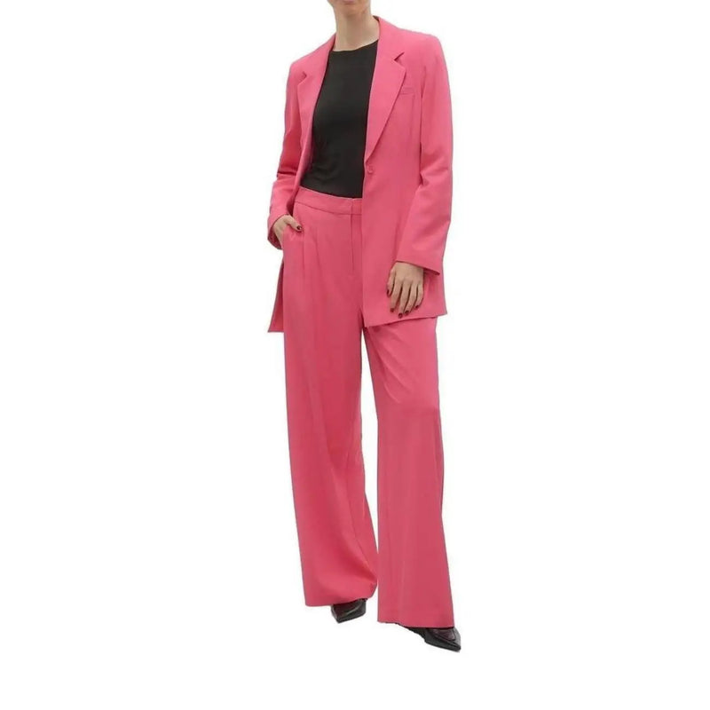 Un blazer cintré fuchsia éclatant et un pantalon large en polyester de Vero Moda femme taille 30