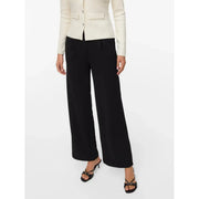 Vero Moda Pantalon noir à jambes larges pour femme, coupe élégante et ajustée, confectionné en polyester pour un confort optimal.