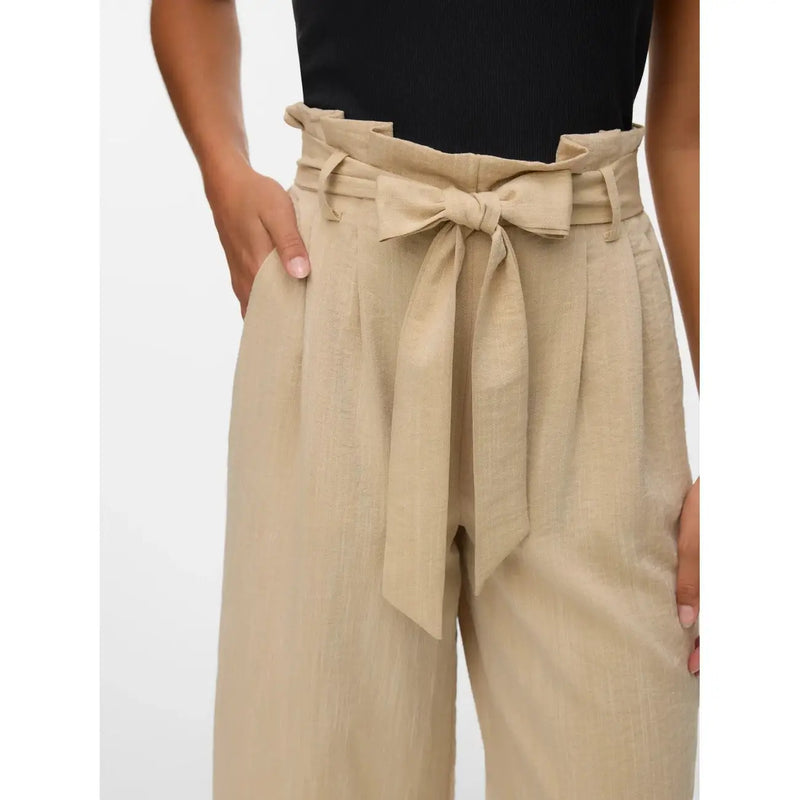 Beige taille haute Vero Moda Pantalon à enfiler en viscose mélangée avec ceinture à nœud pour femme