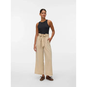 Vero Moda Pantalon beige taille haute à jambes larges pour femme, avec ceinture à nouer, en mélange de viscose.