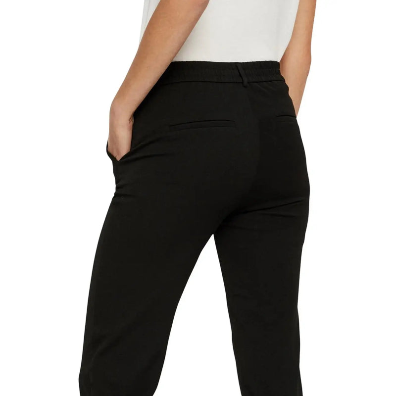 Vero Moda Pantalon noir tailleur pour femme, au design moderne et épuré, avec de discrètes poches arrière (vue de dos).