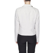 Vero Moda women’s grey marl blazer with structured collar off-white color and long sleeves in a sleek design