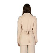 Vero moda women’s pink blazer with lapel collar and front pockets featuring a beige belted tailored fit and subtle texture