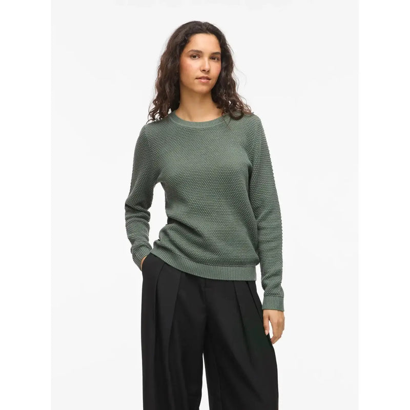 Pull long en maille texturée vert olive, col rond, col rond et poignets côtelés, modèle Vila pour femme en coton.