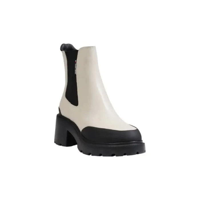 White and black Chelsea boot in Tommy Hilfiger Beige Leather Ankle Boots for Women