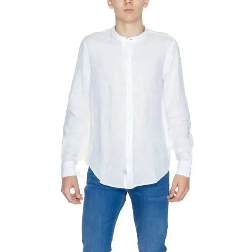 Chemise blanche boutonnée à col mandarin de Blauer Collection de chemises pour hommes