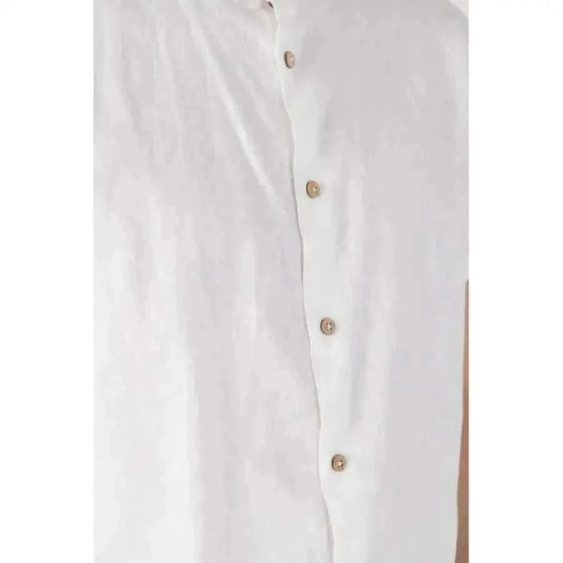 Hamaki-ho Men Shirt: White button-up with light-colored buttons. Sophisticated and stylish