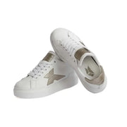 White leather sneakers with metallic accents in Gold Laced Leather Sneaky Women Sneakers
