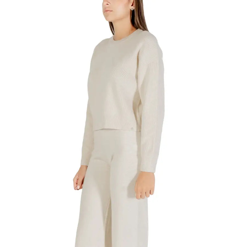 crop top à manches longues en maille côtelée couleur crème top vue arrière