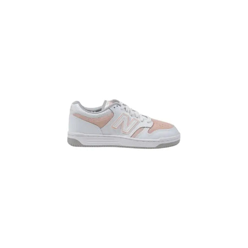Blanc et rose New Balance Baskets pour femmes pointure 3 exposées