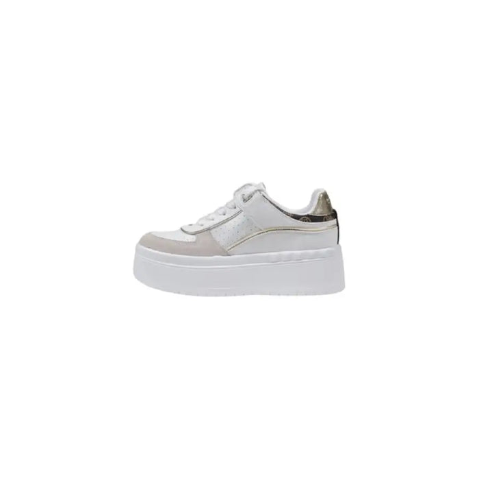 White platform sneaker with metallic accents for a stylish and modern look