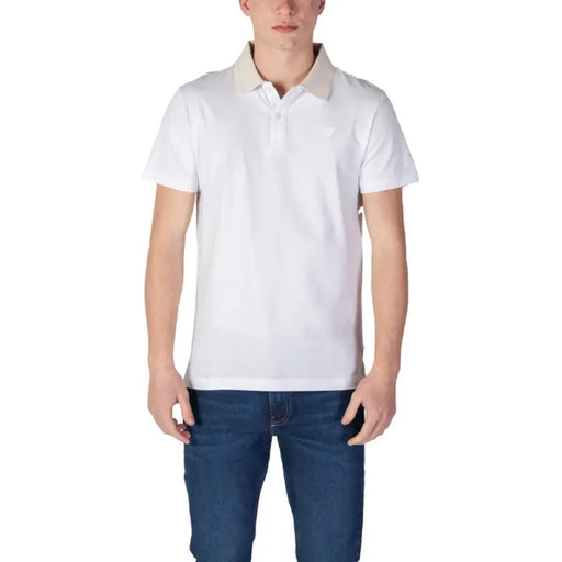 White polo shirt with contrasting collar from Guess Men’s Blue Polo Shirt collection