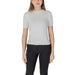 White short-sleeved knit top with scalloped hem detail by Morgan De Toi