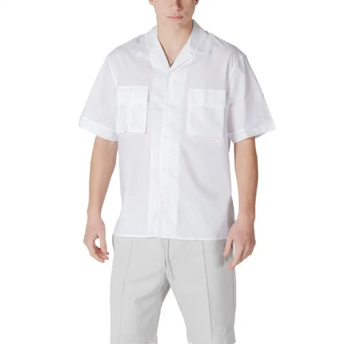 White short-sleeved shirt from Antony Morato Black V Neck Button Shirt collection