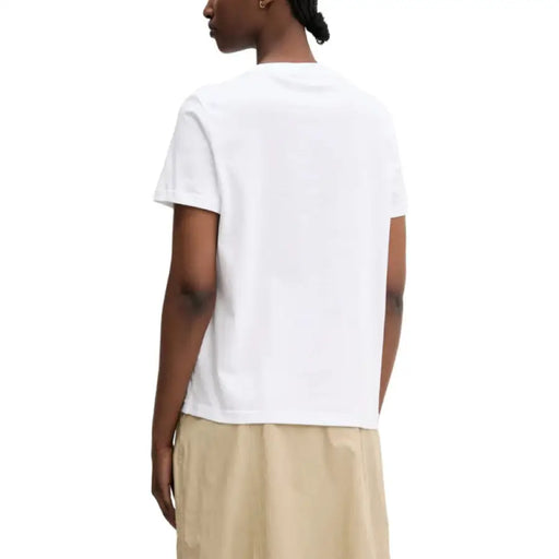 White short-sleeved T-shirt displayed in the product listing