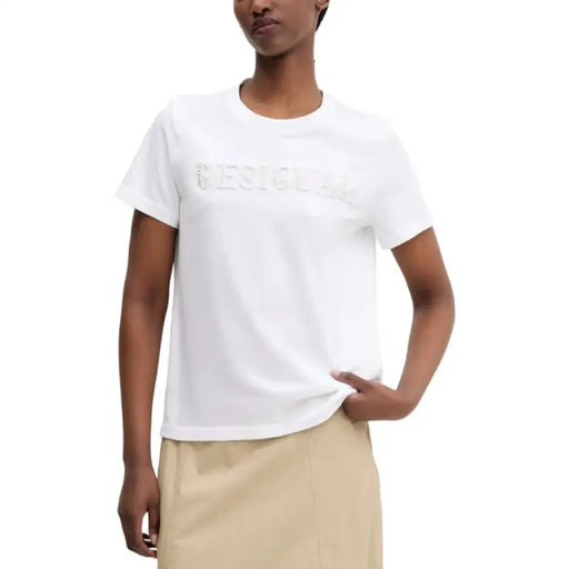 White short sleeve T shirt displayed in a product image