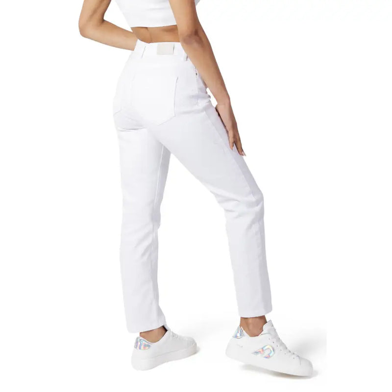 White women’s high-rise straight-leg jeans with modern cut and subtle stitching for spring summer wear