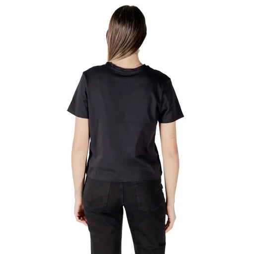Black cotton short-sleeve T-shirt for women from Jacqueline De Yong featuring a round neck