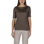 Woman wearing dark brown short-sleeve boat neck slip-on T shirt from Street One