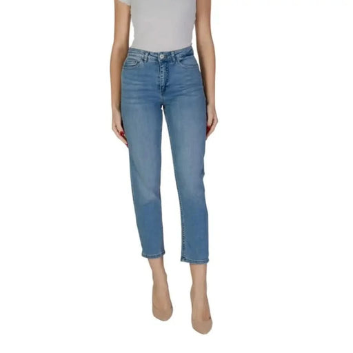 Ichi Women’s Plain Blue Jeans with Pockets in light blue denim displayed elegantly