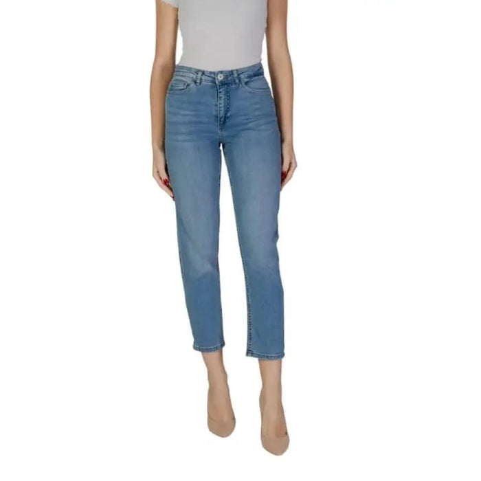 Ichi Women’s Plain Blue Jeans with Pockets in light blue denim displayed elegantly