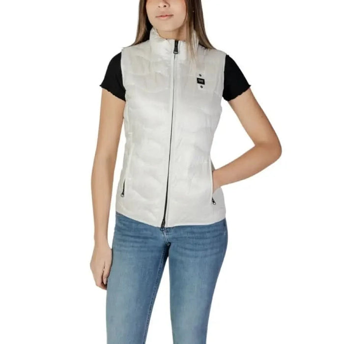 Blauer Women’s White Turtleneck Gilet featuring a quilted design with zip and pockets