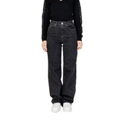 Jean noir pour femme, jambes larges, taille haute, denim foncé délavé, coupe droite, vu de face