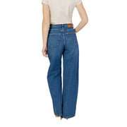 Women’s blue plain cotton jeans in high-waisted straight-leg design with brown leather brand tab at the waistband