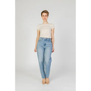 Jean bleu uni pour femme, en denim clair délavé, taille haute, coupe droite et poches fonctionnelles