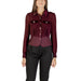 Women’s long-sleeved burgundy pleated blouse with velvet patch pockets from Morgan De Toi