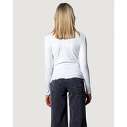 Women’s white ribbed long-sleeve round neck t-shirt made of soft cotton ideal for casual wear