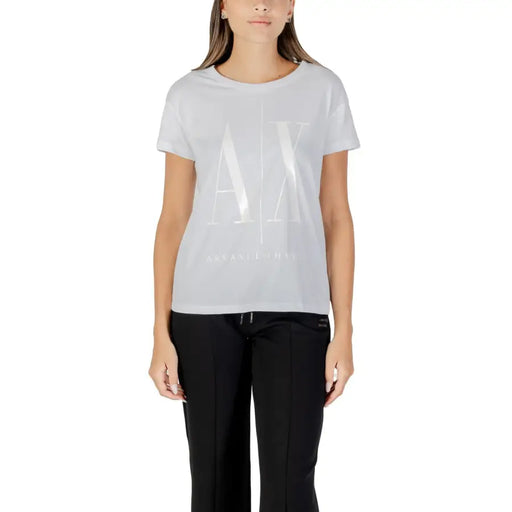 T-shirt blanc à manches courtes pour femmes T-shirt avec logo métallique de Armani Exchange