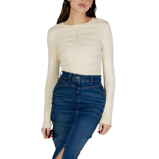 Yellow long sleeve round neck viscose knit top, cream with ribbed chest